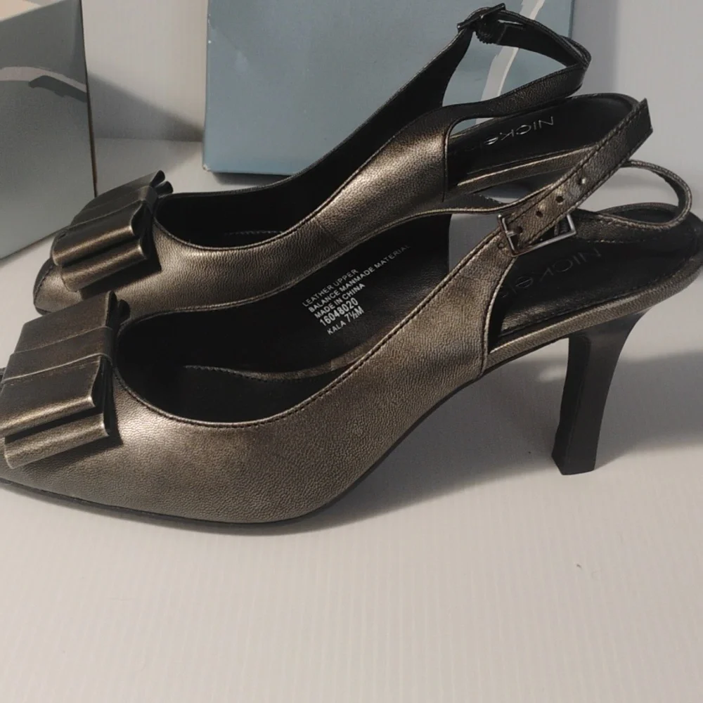 Nickels Soft Pewter Peeptoe Heels With Bow NEW IN BOX size 7.5 - Picture 4 of 9